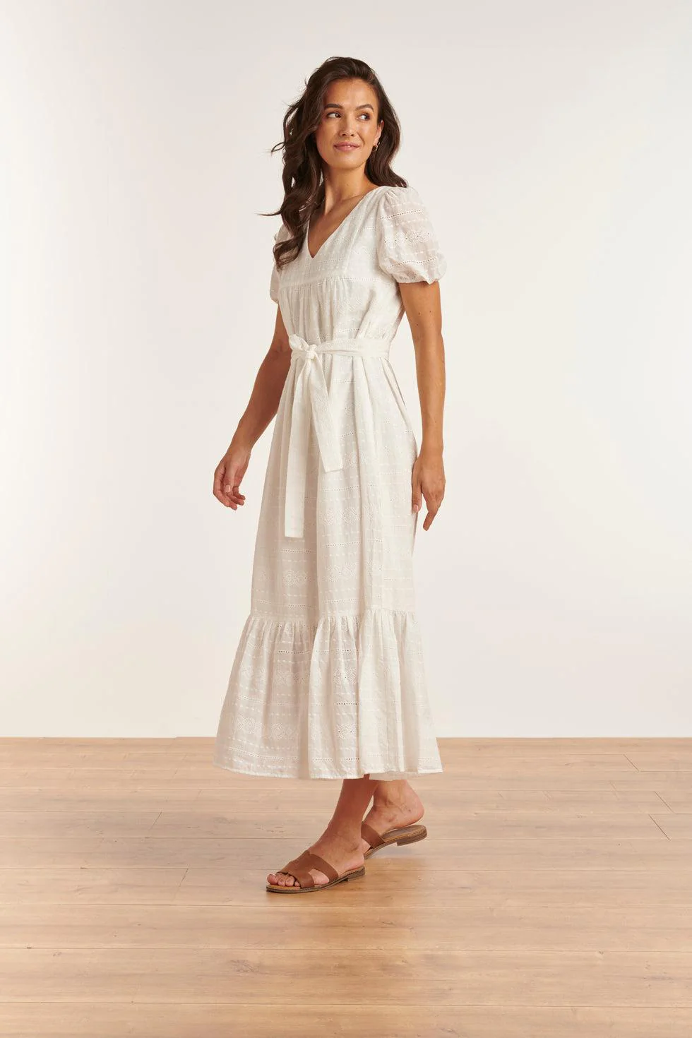 23357-000 Te Zomerjurk Met V-Halskorte Pof Mouwen Van 100% Katoen | White - Image 4