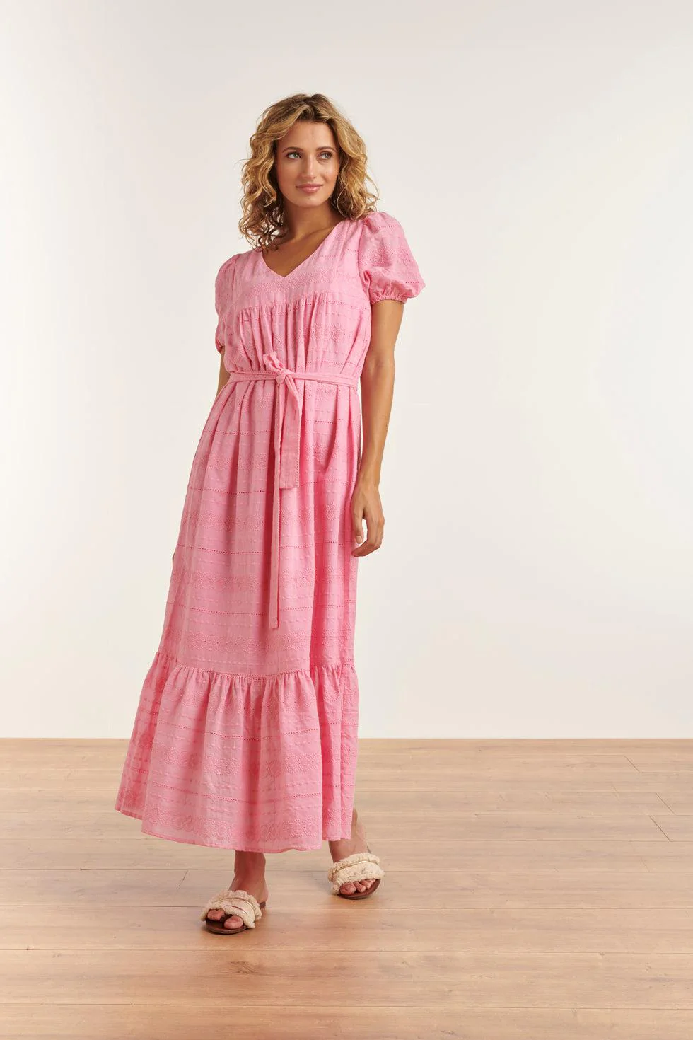 23357-420  Zomerjurk Met V-Halskorte Pof Mouwen Van 100% Katoen | Pink - Image 4