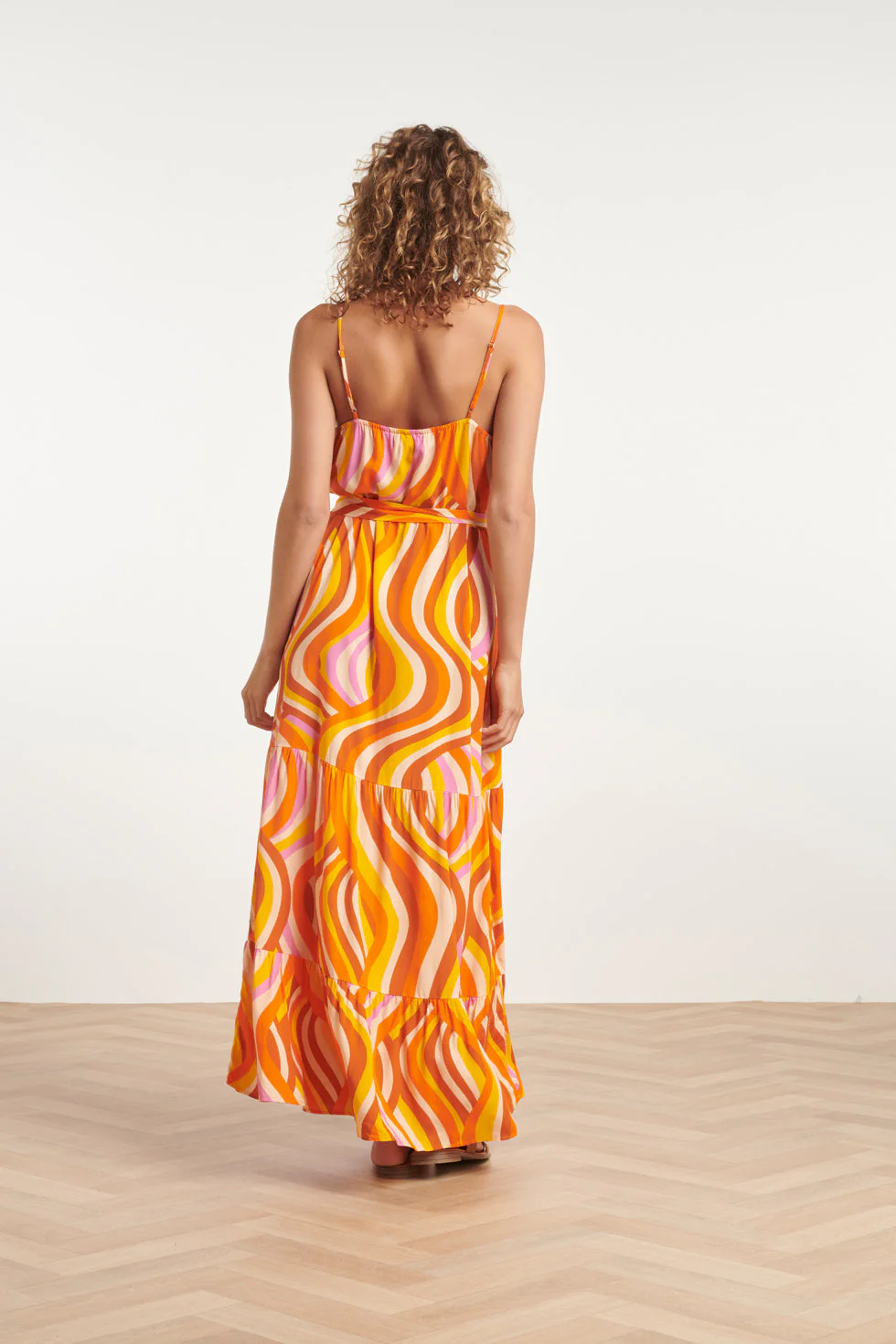 24011 Zomerse Spaghetti Jurk Met Retro Print | Orange - Muticolour - Image 6