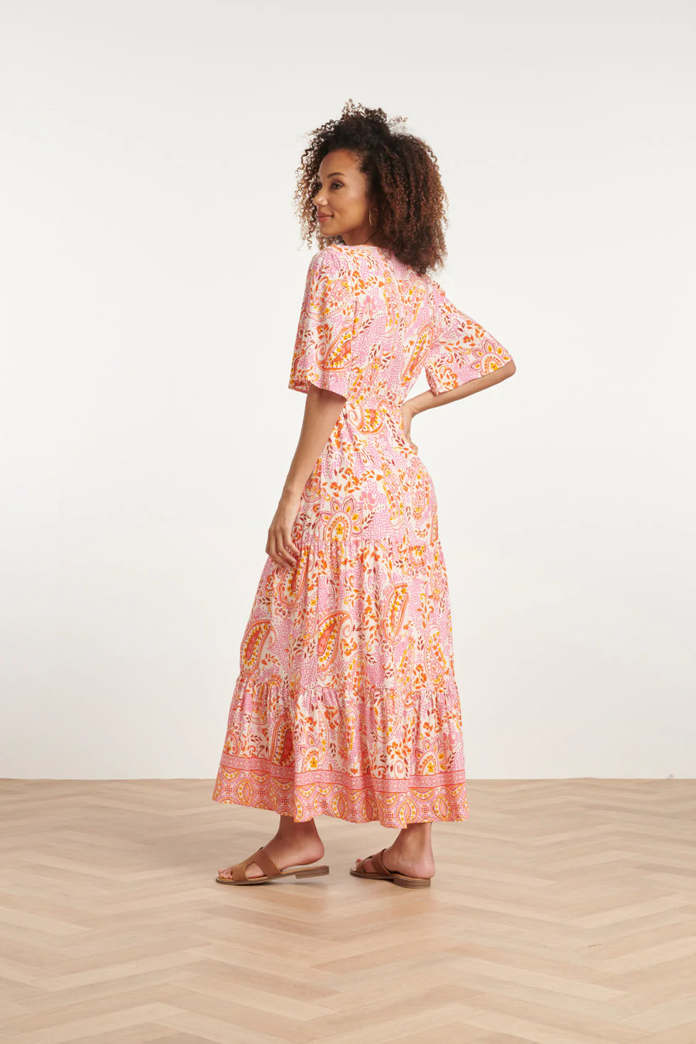 24014 Maxi Zomerjurk Met Paisley Print | White - Muticolour - Image 5