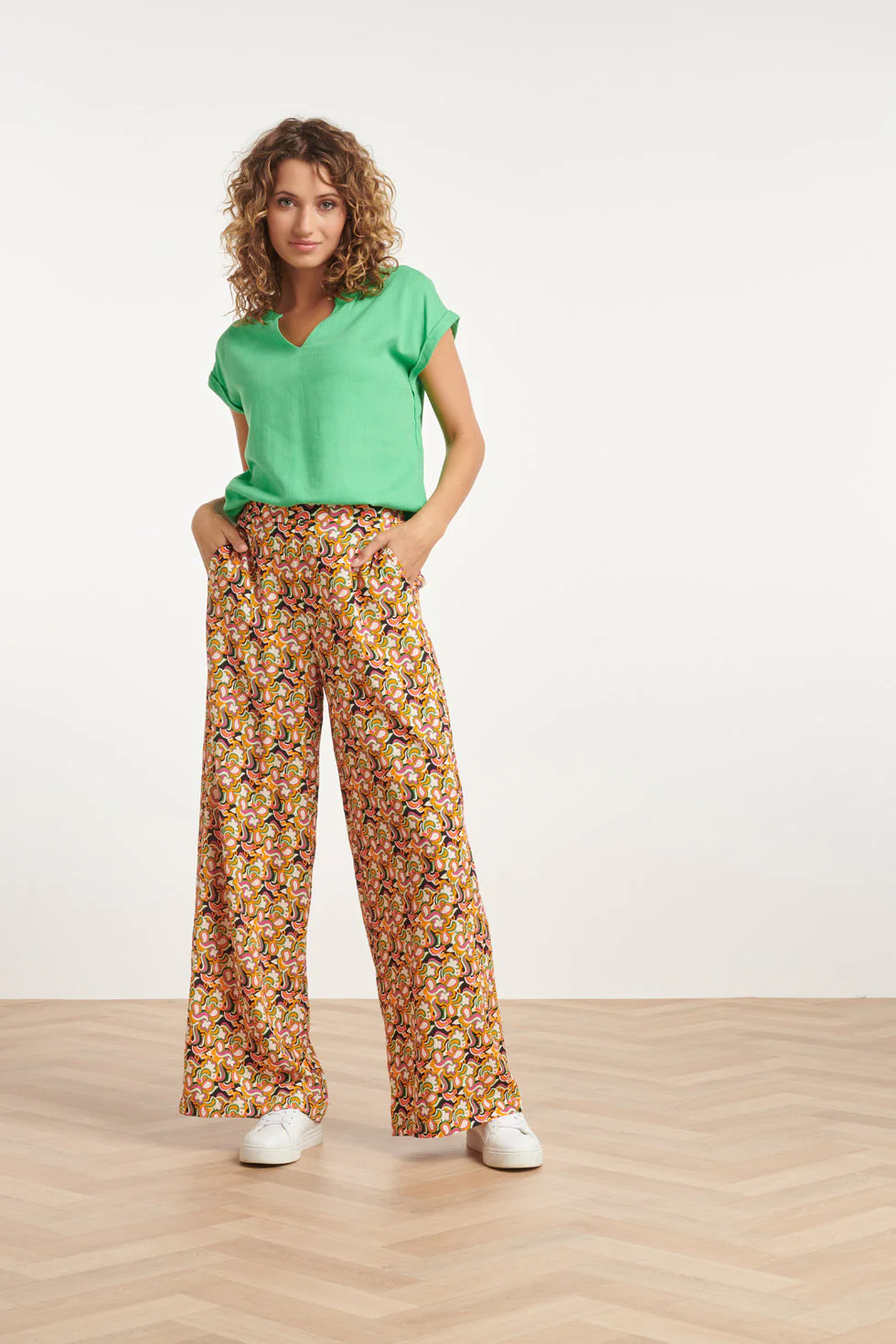 24020 Multi Grafisch Print Broek | Black - Muticolour
