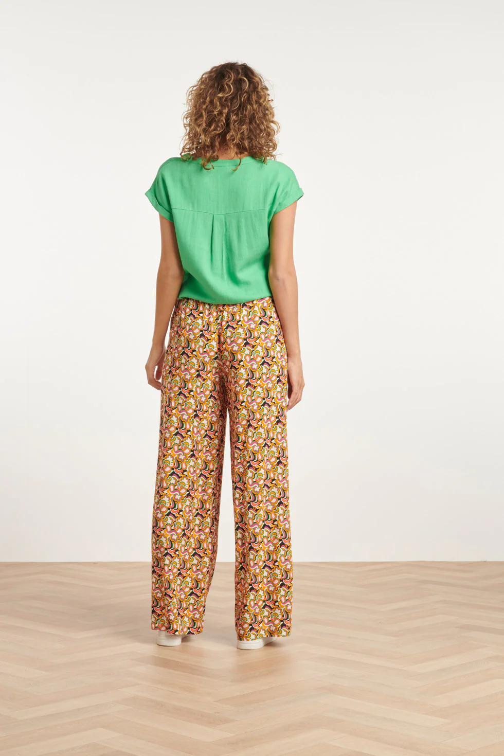 24020 Multi Grafisch Print Broek | Black - Muticolour - Image 6