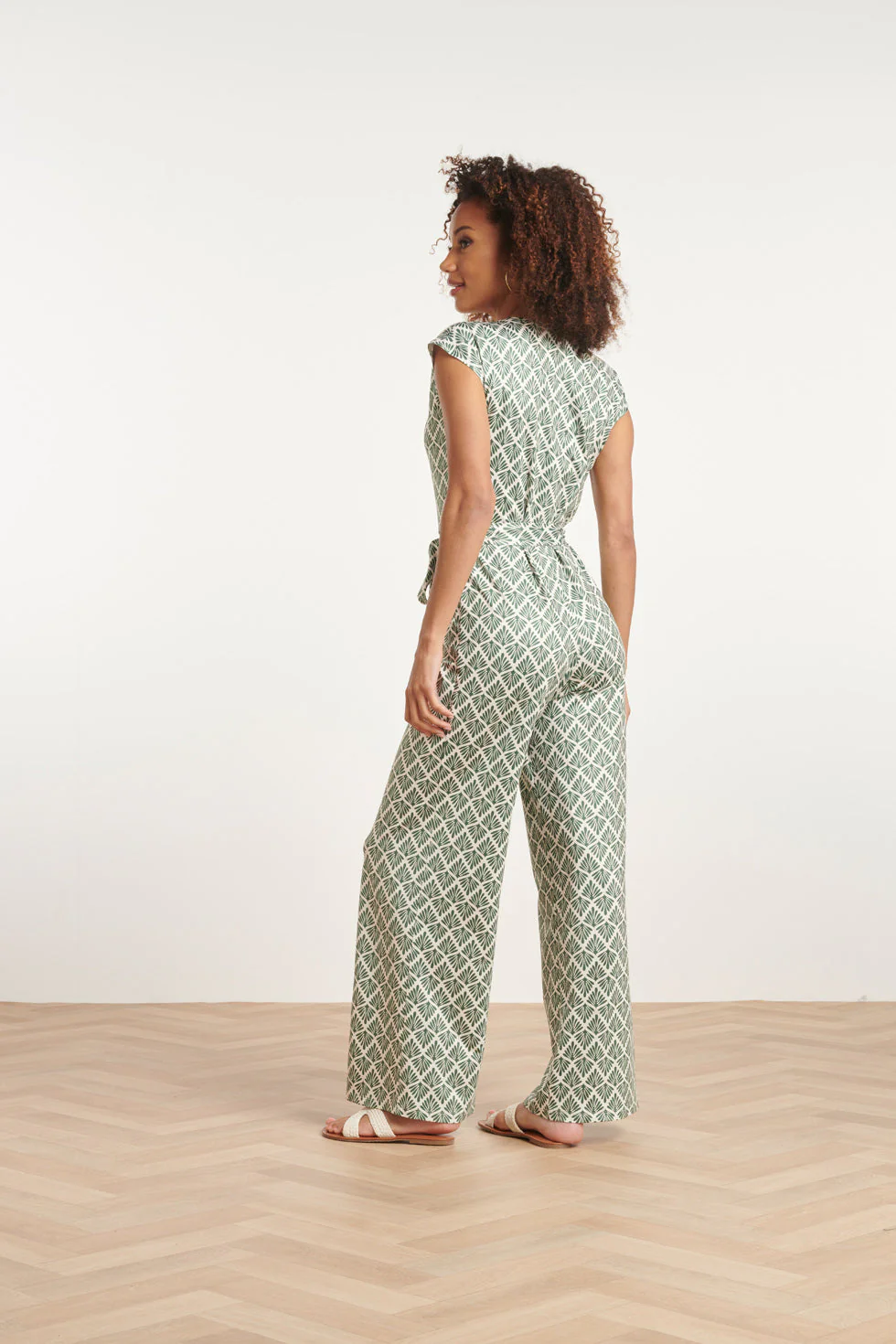 24033 Wikkelstijl Jumpsuit Met Ornament Print | Army - Off White - Image 5