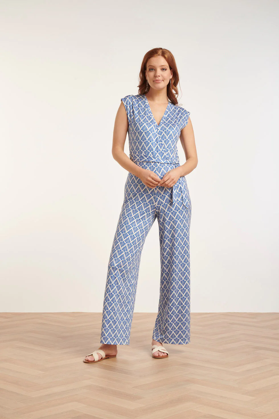 24033 Wikkelstijl Jumpsuit  Met Ornament Print | Cobalt - White