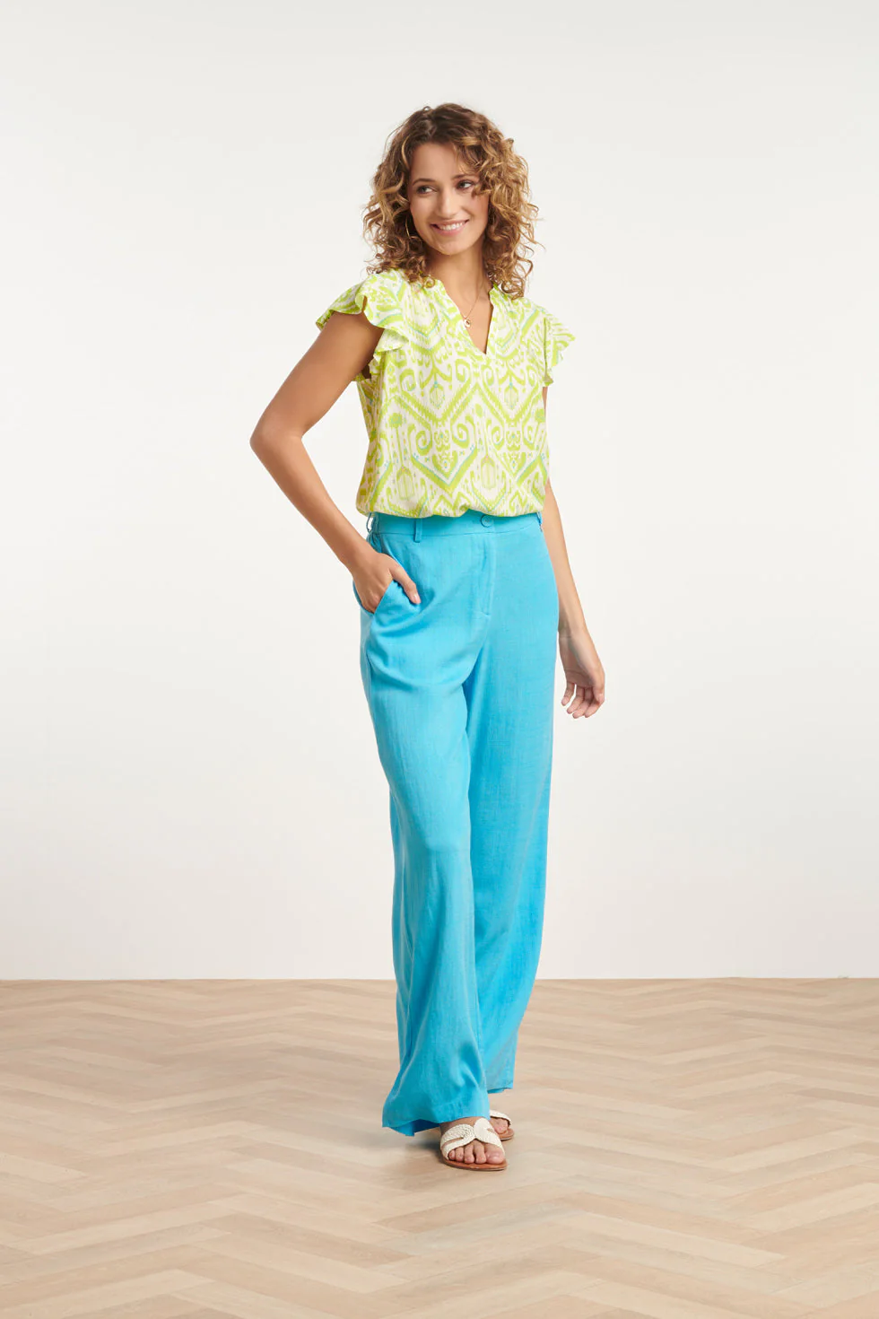 24037 Flowy Lime Zomertop | White - Lime - Image 3
