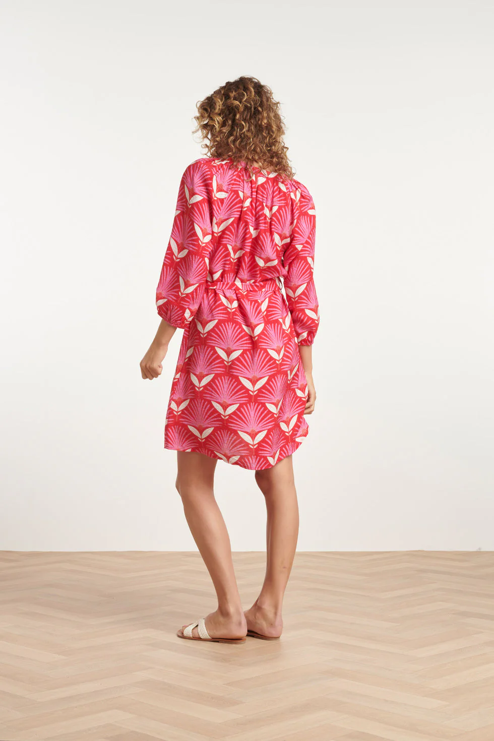 24067 Retro Bloemenprint Jurk Met Knielengte | Red - Pink - Image 5