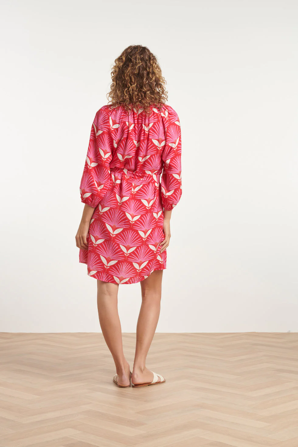 24067 Retro Bloemenprint Jurk Met Knielengte | Red - Pink - Image 6