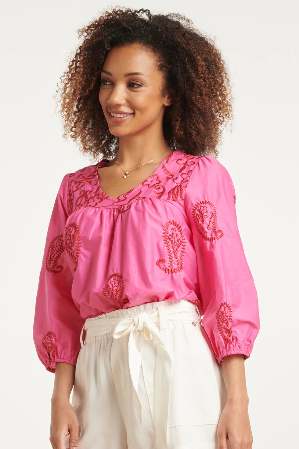 24078 Fuchsia Top Met Paisley Borduurwerk | Pink - Red - Image 4