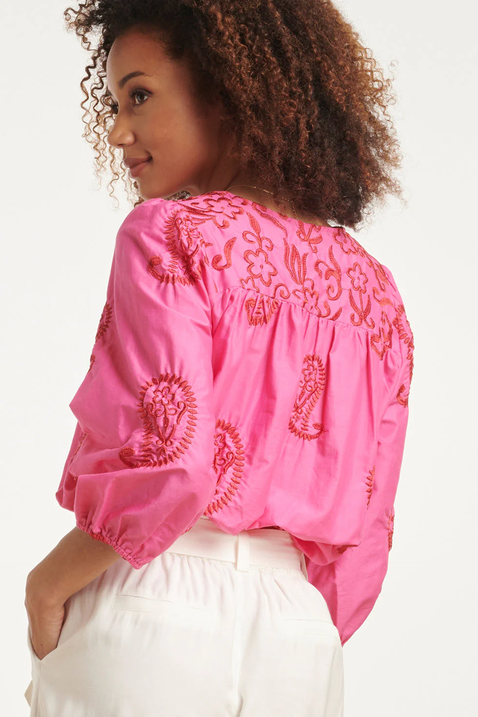 24078 Fuchsia Top Met Paisley Borduurwerk | Pink - Red - Image 5