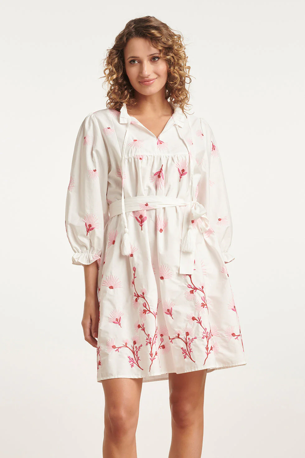 24081 Geborduurde Te Jurk Met Bloemmotief | White - Pink