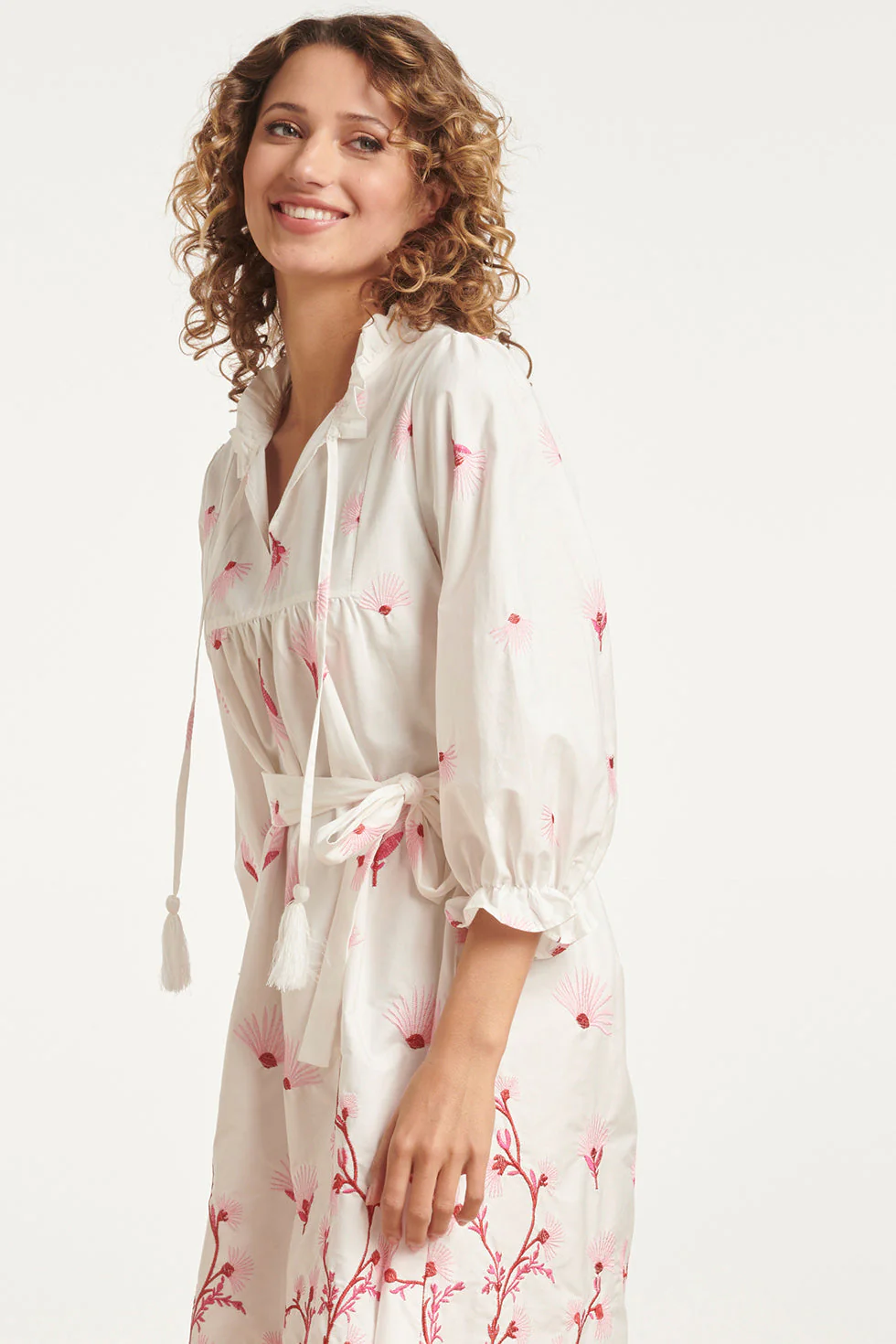 24081 Geborduurde Te Jurk Met Bloemmotief | White - Pink - Image 4