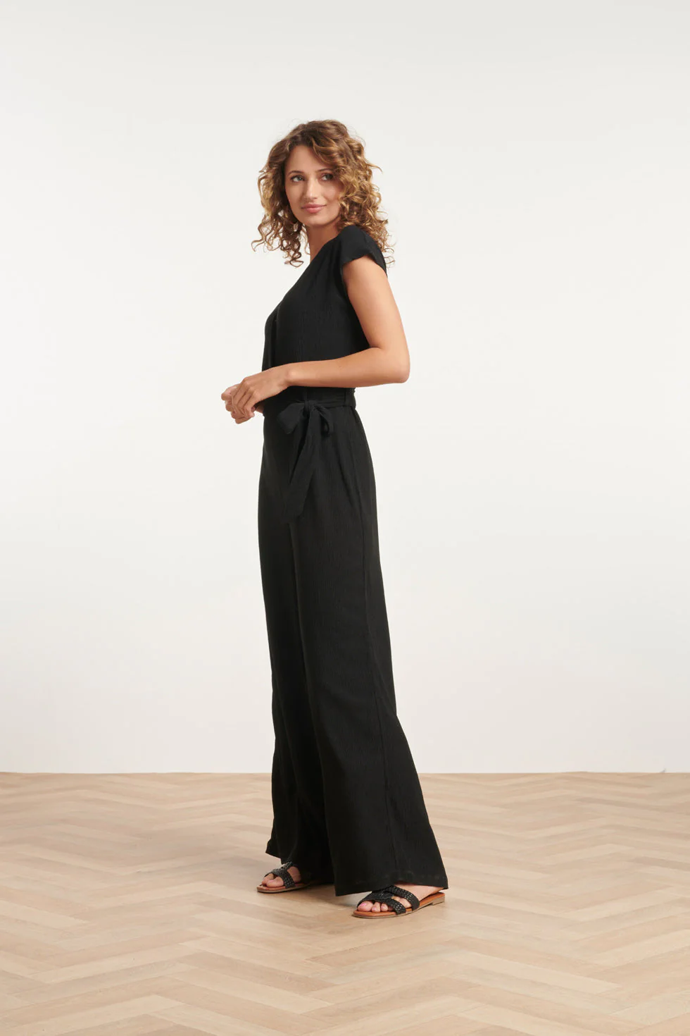 24083 Lange Aansluitende Jumpsuit | Black - Image 4