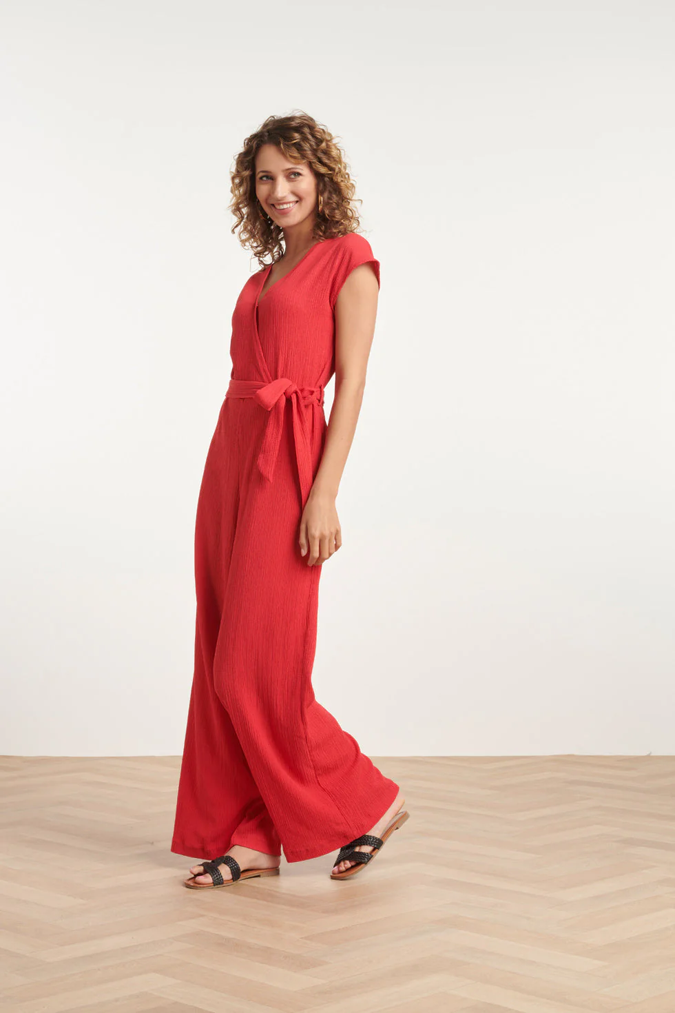 24083 Lange Aansluitende Jumpsuit | Red - Image 4