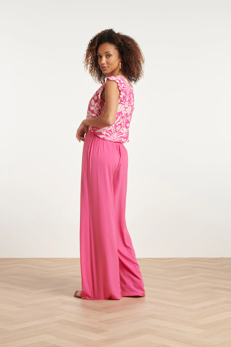 24088 Losvallende Wijde Broek Met Elastische Achterkantfel | Fuchsia - Image 5