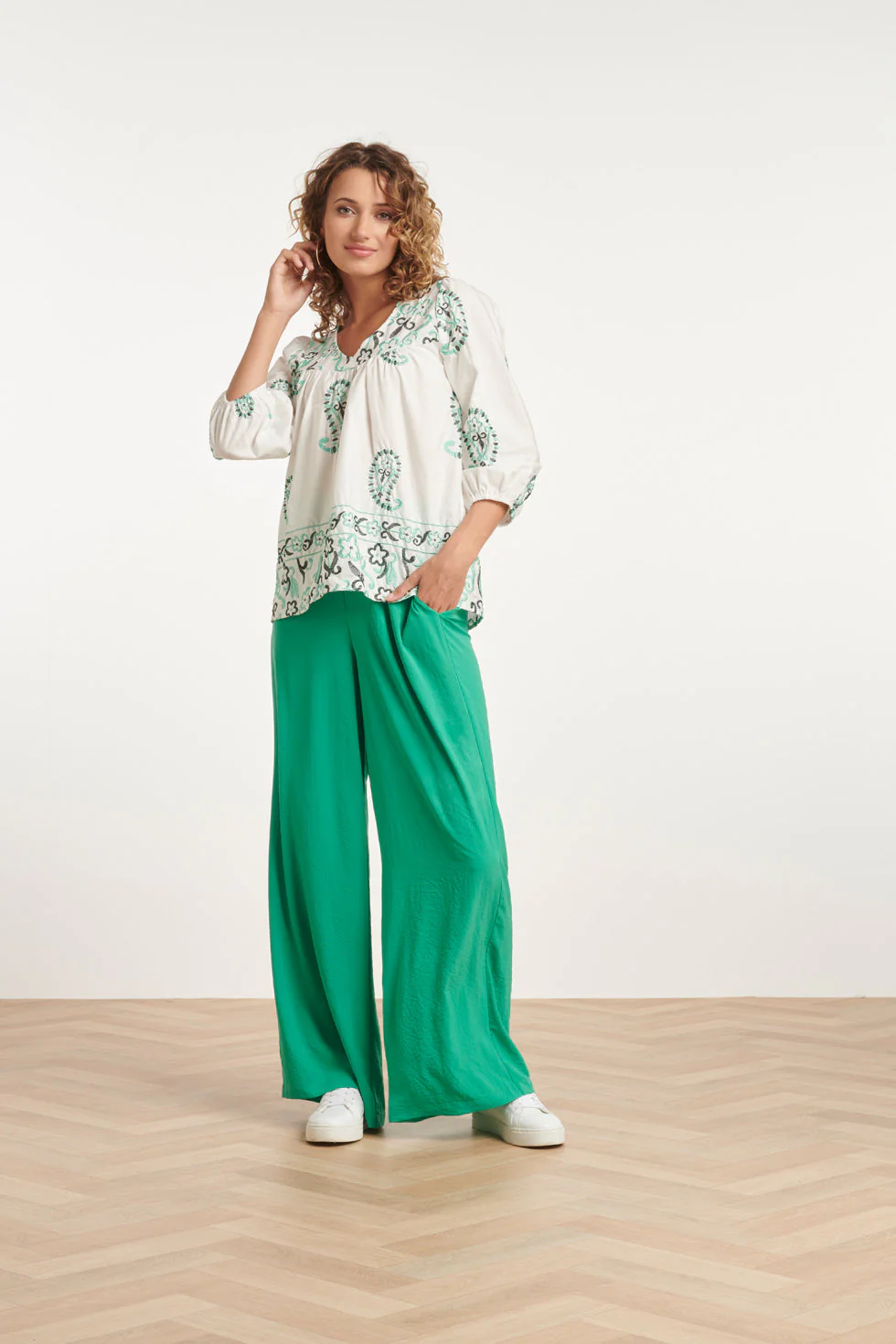 24088 Losvallende Wijde Broek Met Elastische Achterkantkoud | Green - Image 4