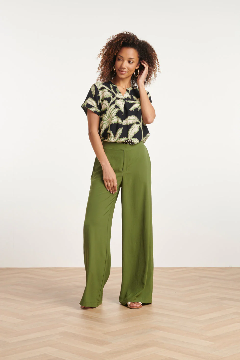 24088 Losvallende Wijde Broek Met Elastische Achterkantwarm Mos | Army - Image 4