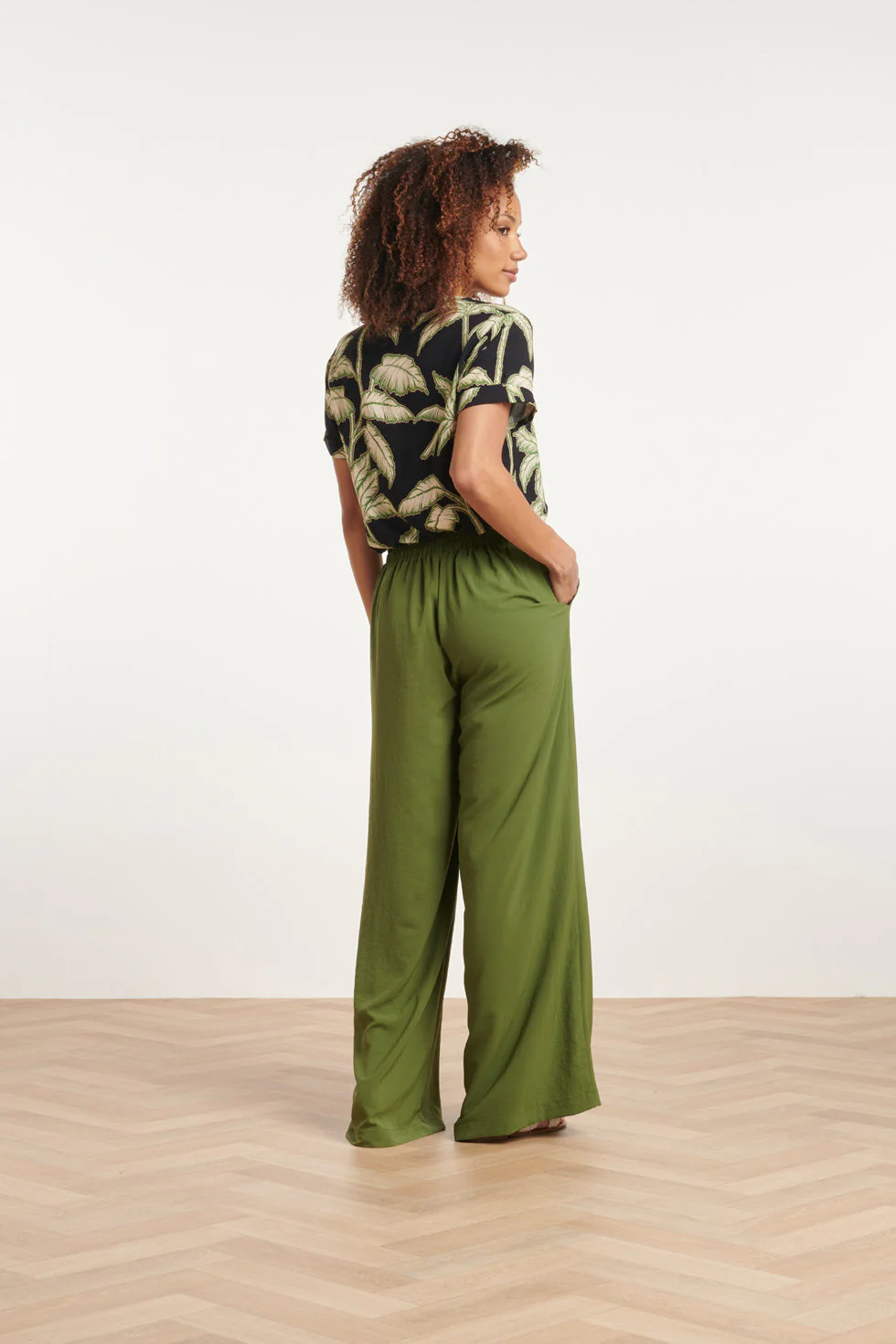 24088 Losvallende Wijde Broek Met Elastische Achterkantwarm Mos | Army - Image 6