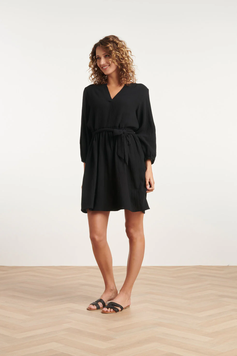 24091 Eenvoudige Zomerjurk Tetra Stof | Black - Image 4