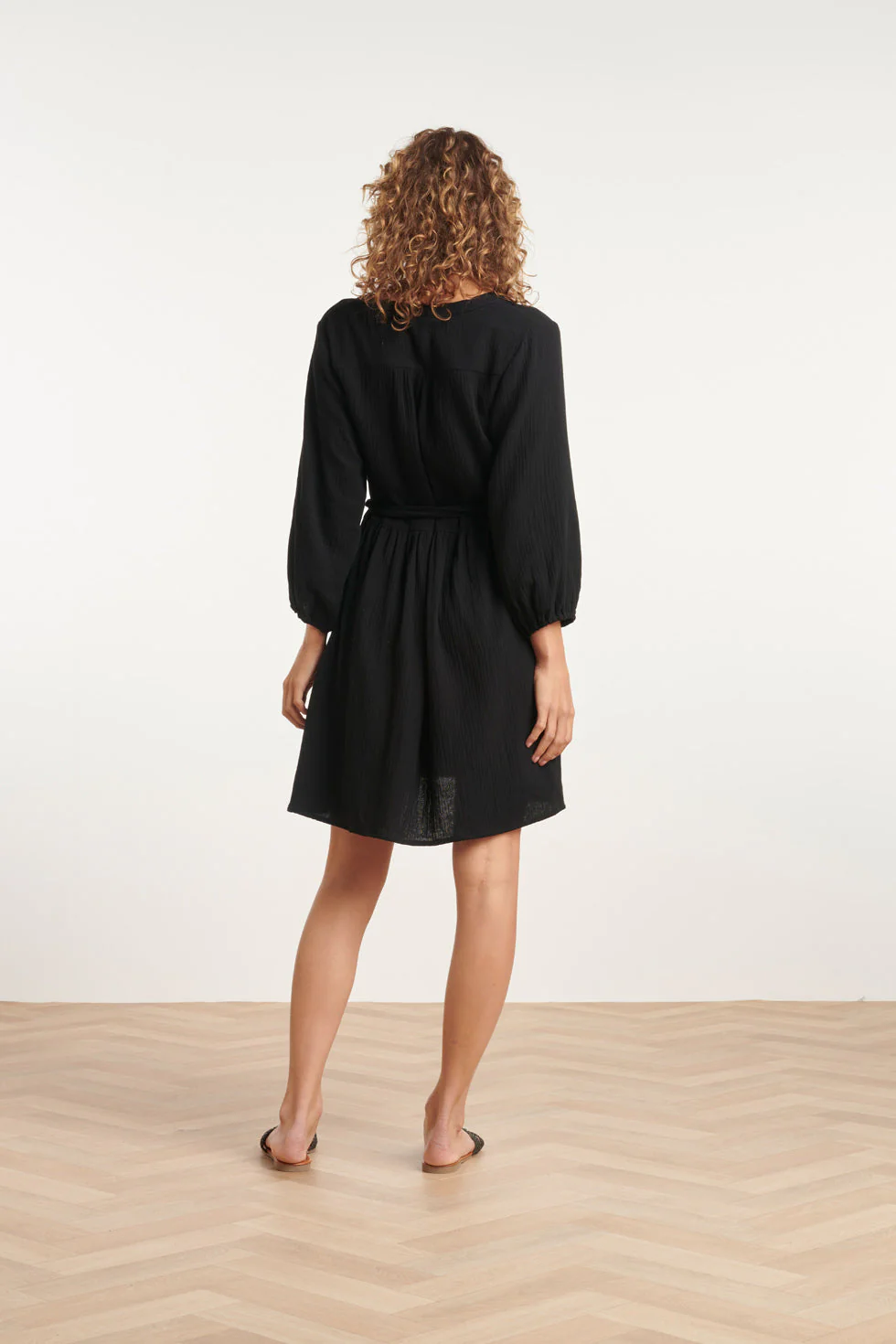 24091 Eenvoudige Zomerjurk Tetra Stof | Black - Image 6