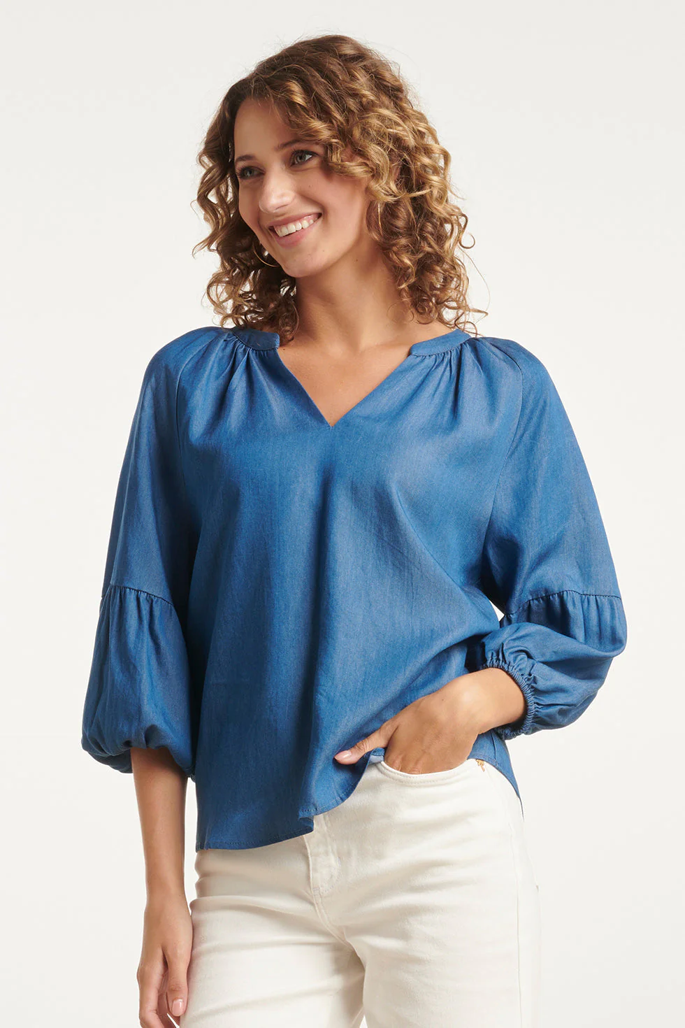 24095 Denim Look Top Met V-Halspofmouwen | Medium Blue Denim - Image 4