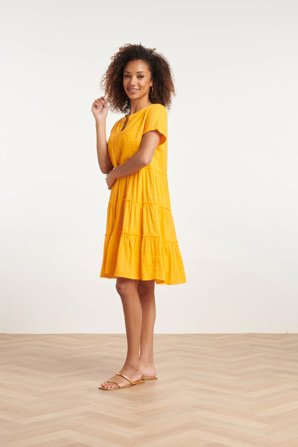 24105 Zomerjurkwarm Zonnig Met Kantdetails | Light Orange - Image 3