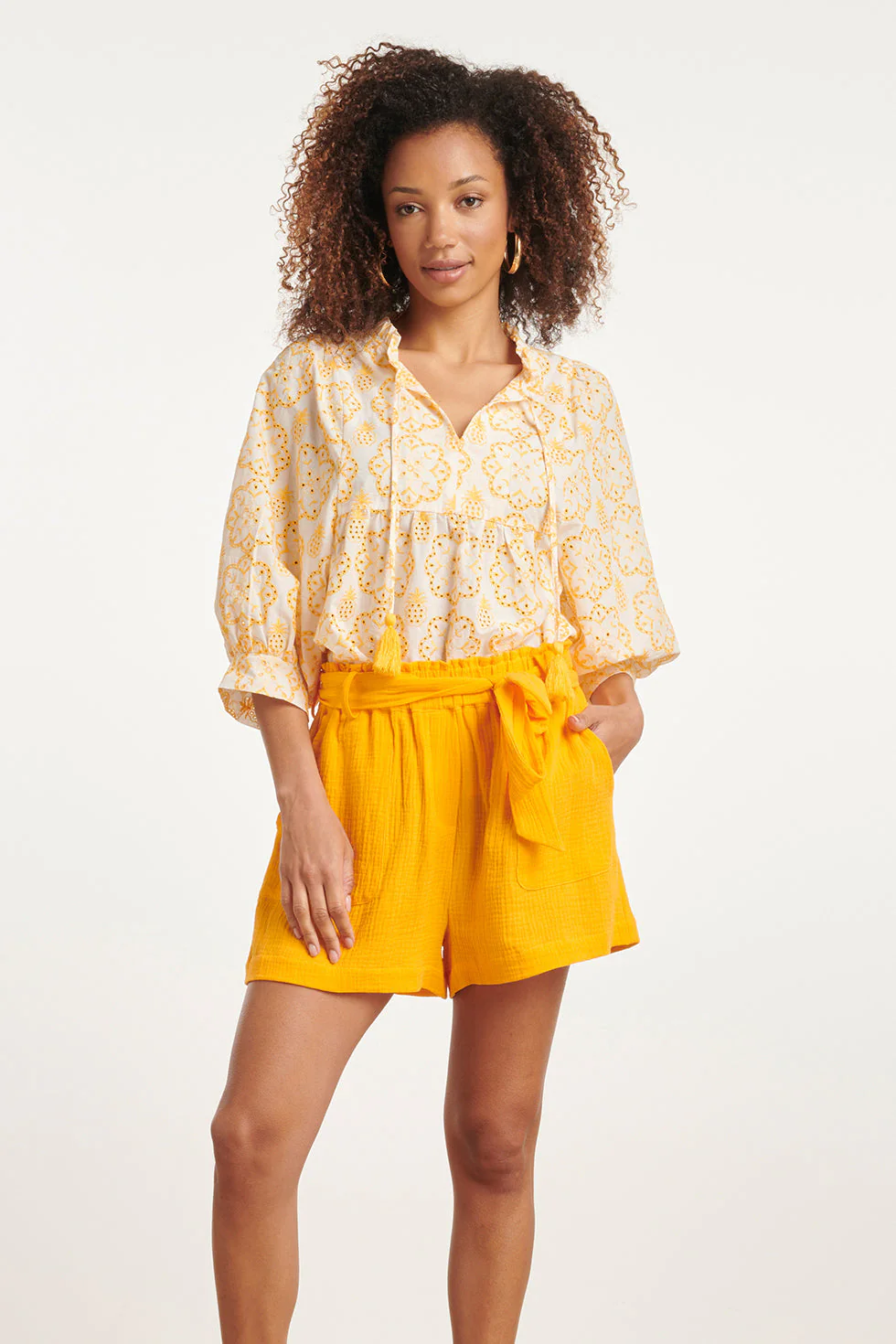 24107 Bloemen Top Met Brie Anglaisezonnig | White - Yellow