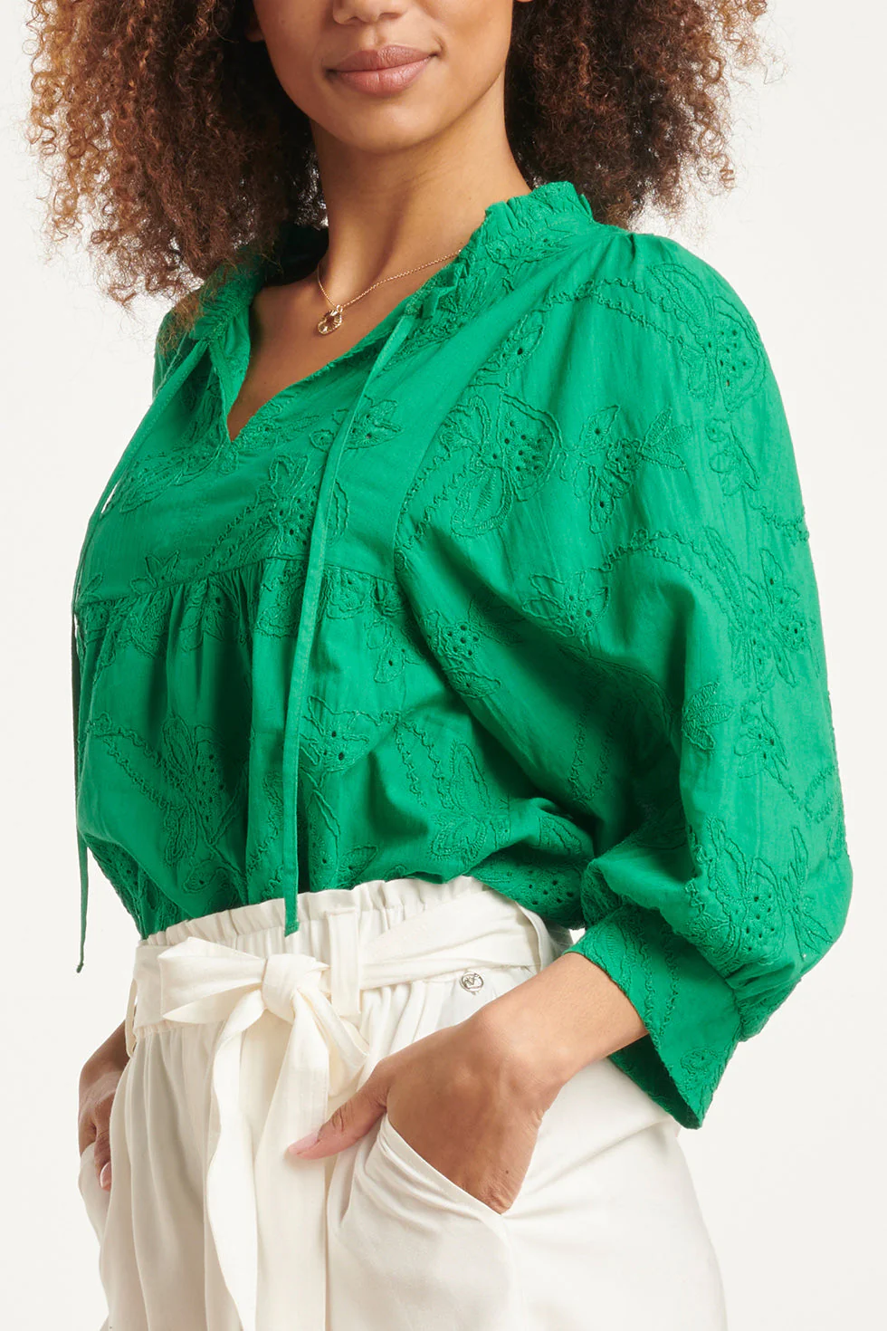 24112 Bloemen Geborduurde Top Emerald | Green - Image 4