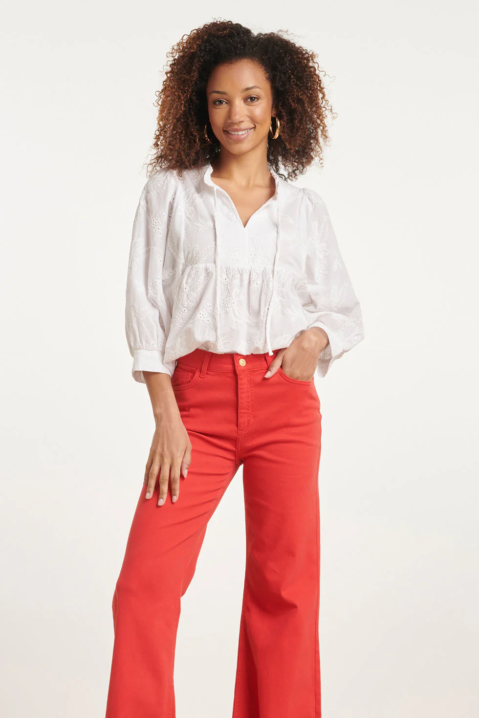 24112 Bloemen Geborduurde Top | White