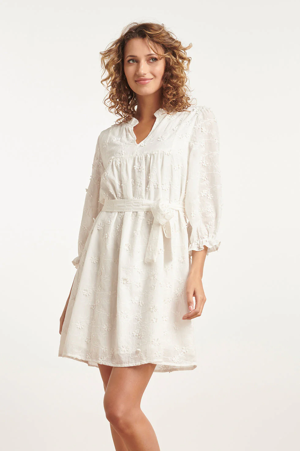 24115 Te Jurk Met 3d Bloemenpatroon | White