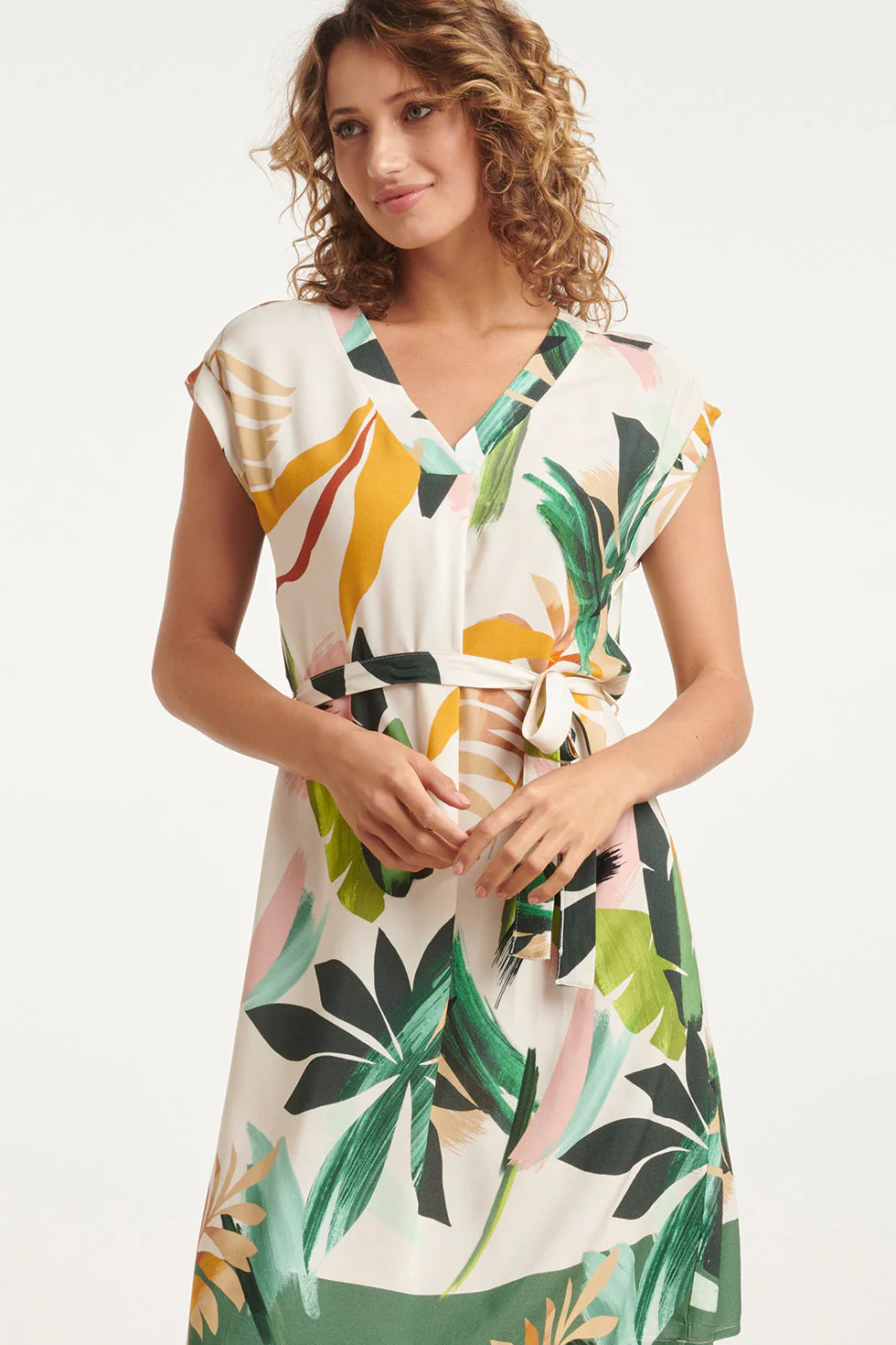 24144 Eenvoudige Klassieke Zomerjurk Met Tropische Bladerenprint | White - Muticolour - Image 4