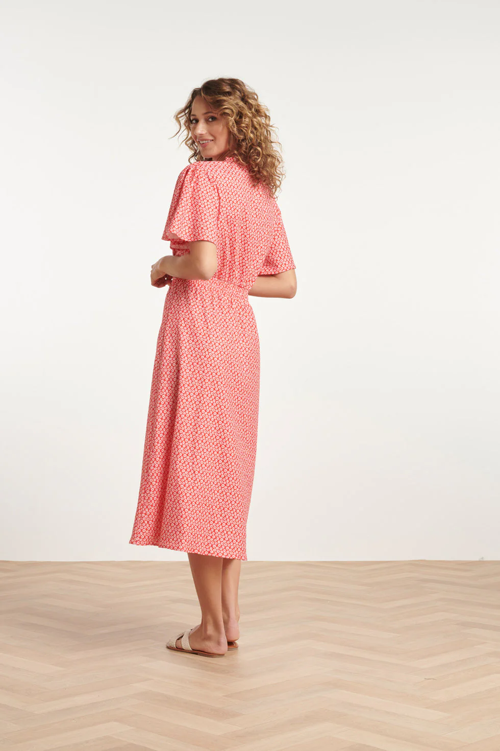 24177  Midi Jurk Met Knoopsluitingsmok | Red - White - Image 5