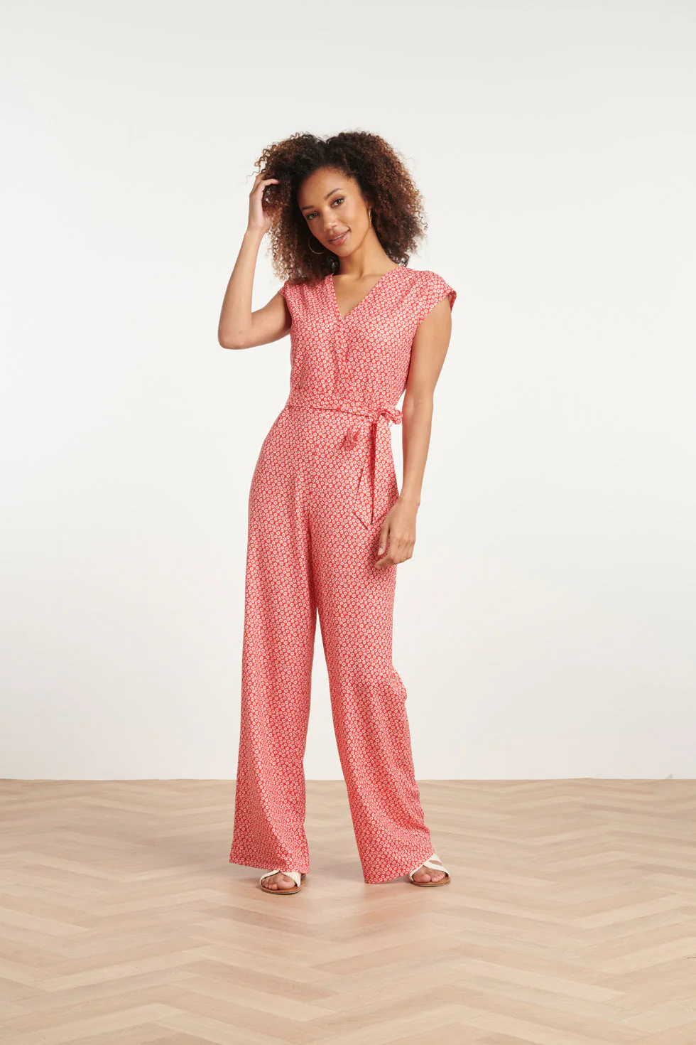 24178 Jumpsuitwikkelontwerp Met Bloemenprint | Red - White - Image 4