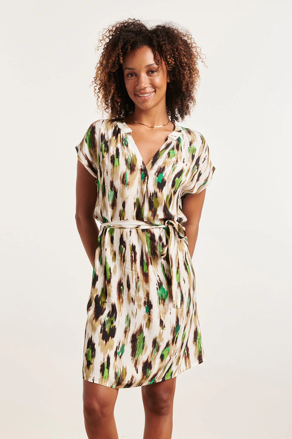 24364 Dames Te Jurk Met  Dieren Print | Off White - Muticolour