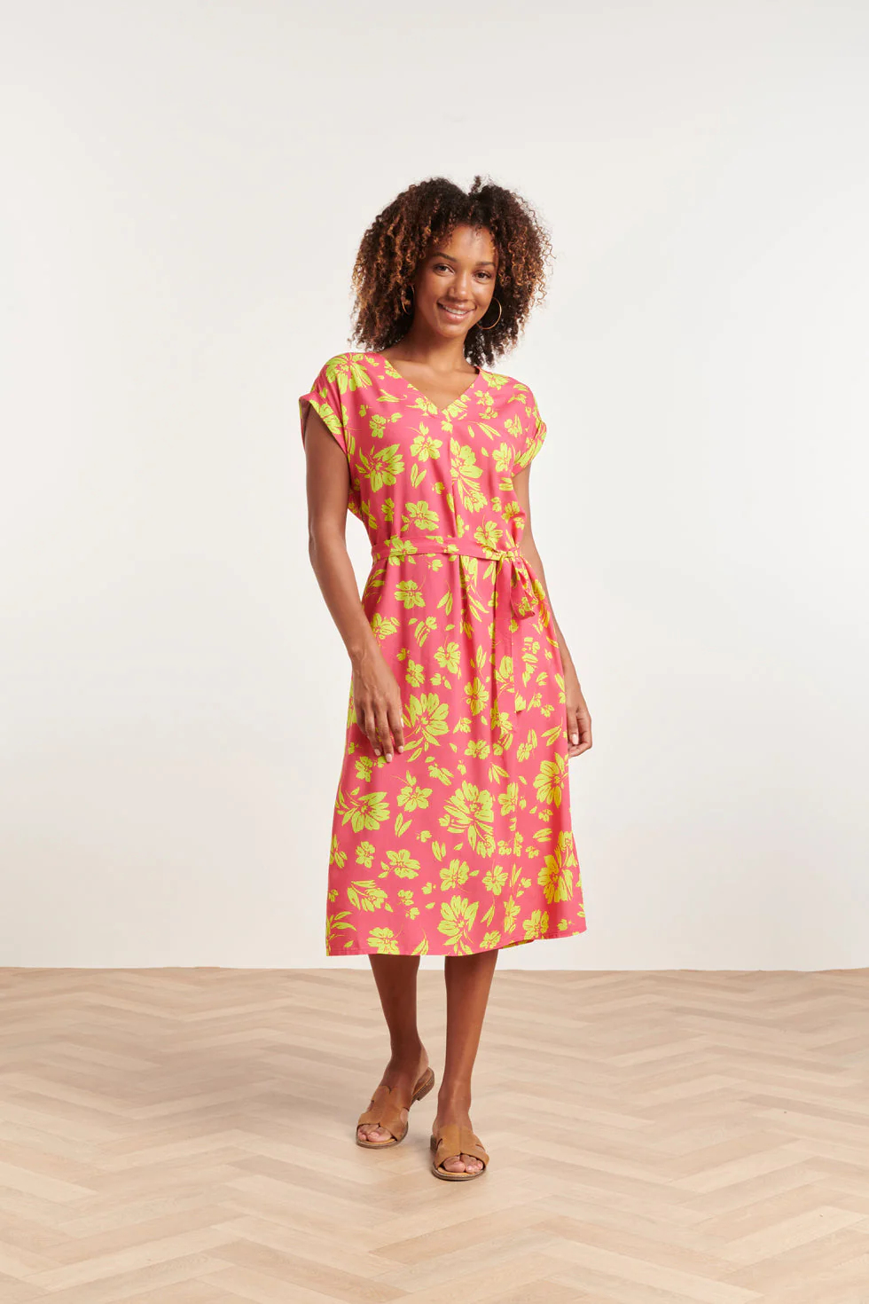 24371 Dames Fuchsia Jurk Met Allover Lime Bloemenprint | Lime - Pink