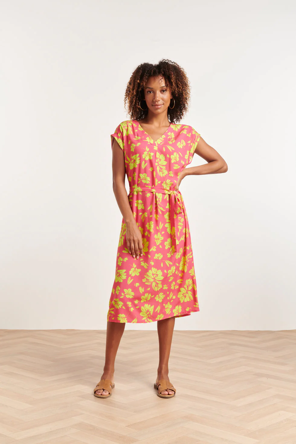 24371 Dames Fuchsia Jurk Met Allover Lime Bloemenprint | Lime - Pink - Image 3