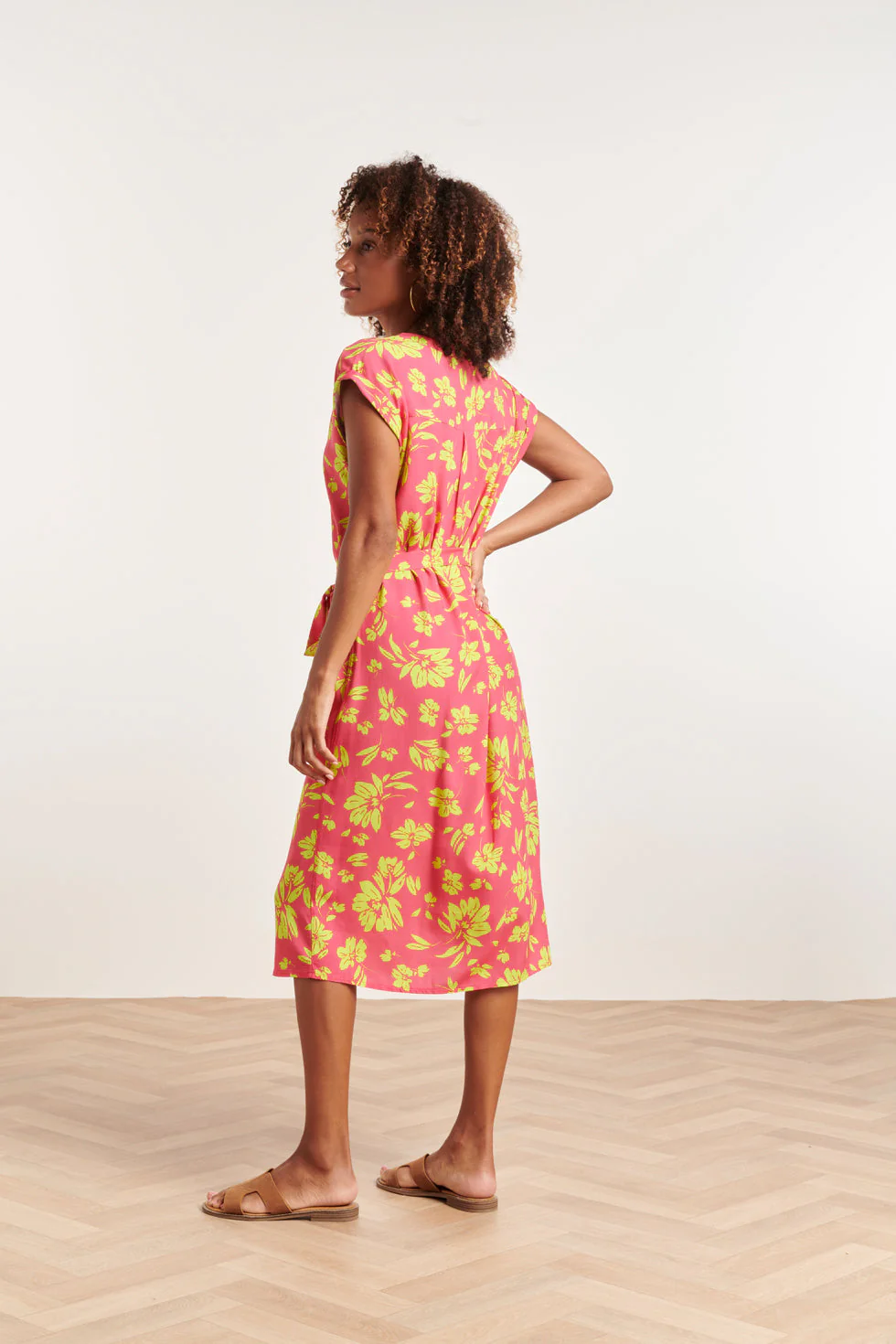 24371 Dames Fuchsia Jurk Met Allover Lime Bloemenprint | Lime - Pink - Image 5