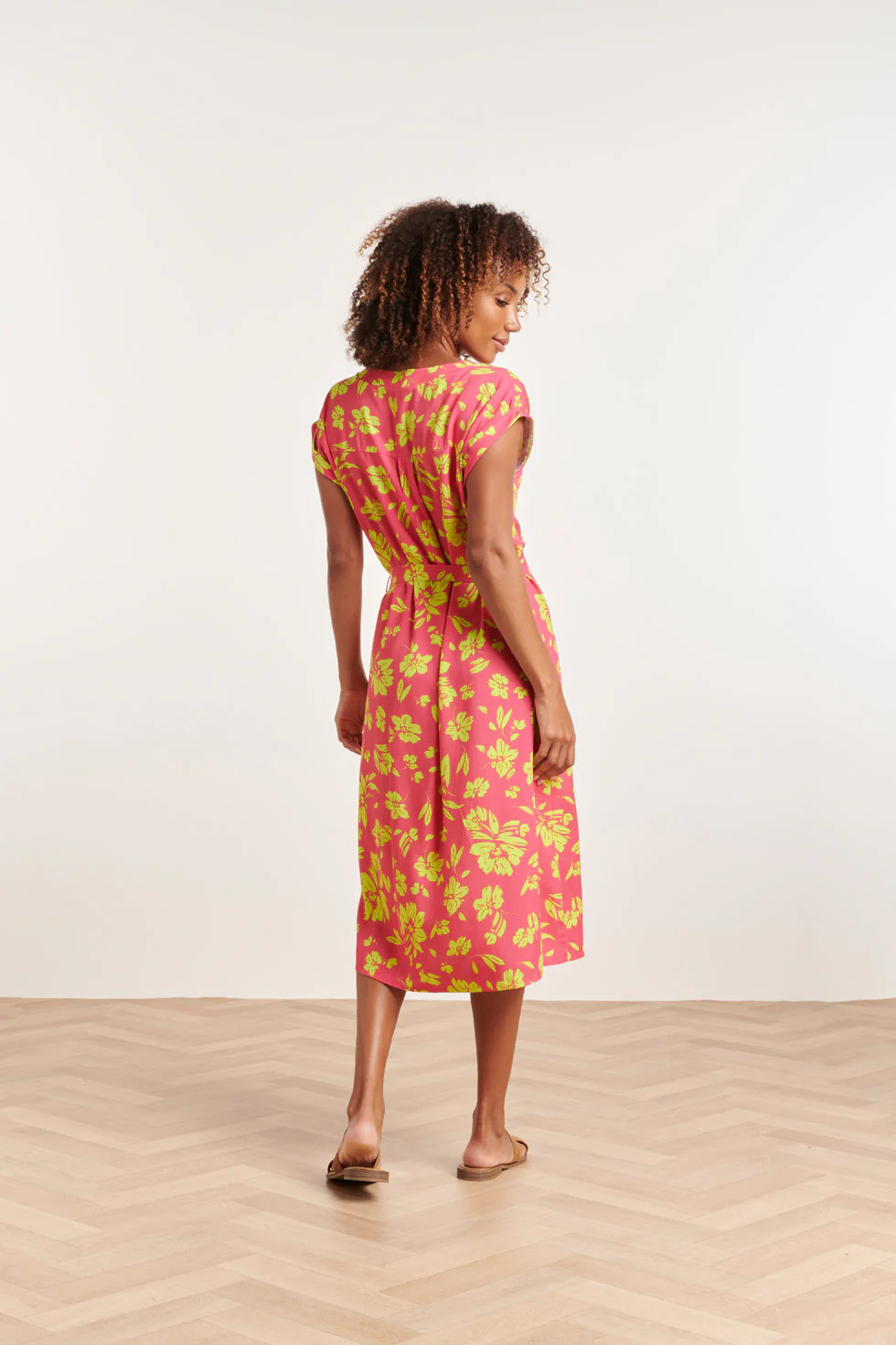 24371 Dames Fuchsia Jurk Met Allover Lime Bloemenprint | Lime - Pink - Image 6