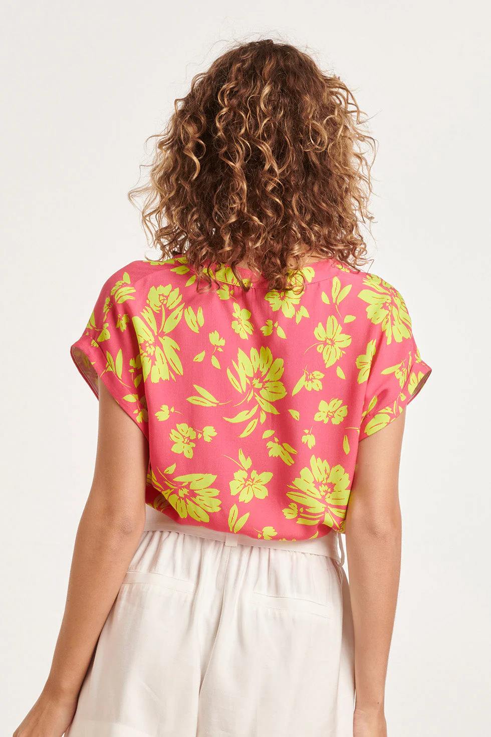 24372 Dames Fuchsia Top Met Allover Lime Bloemenprint | Lime - Pink - Image 6