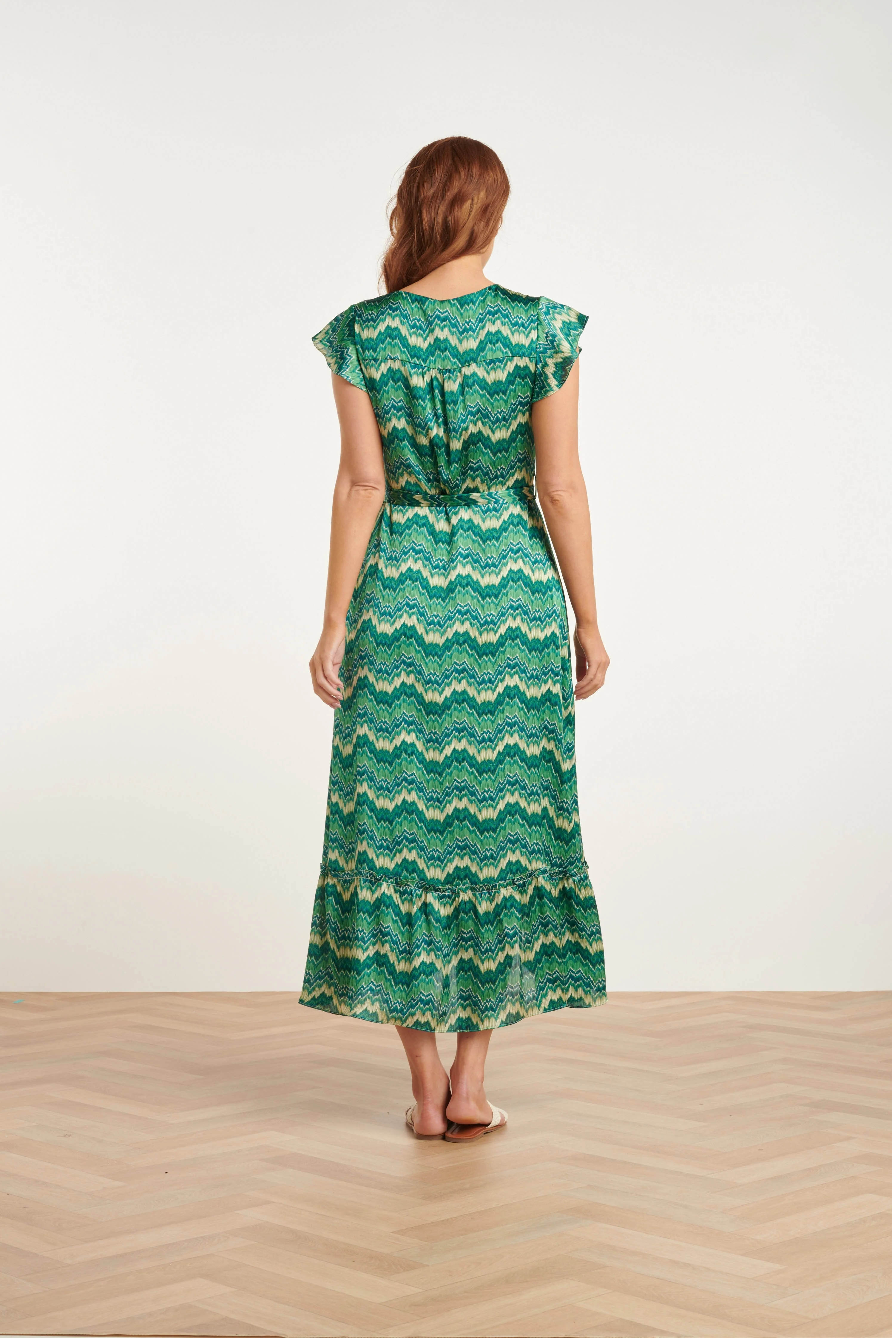 24402  Satijnen Zomerjurk Met Abstracte Print | White - Green - Image 6