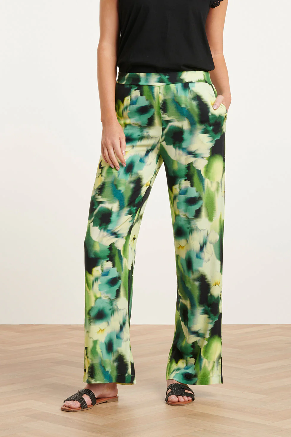 24428 Mashed Lemon Zomer Wijde Broek Met Abstracte Bloemenprint - Tinten | Black - Yellow - Image 3