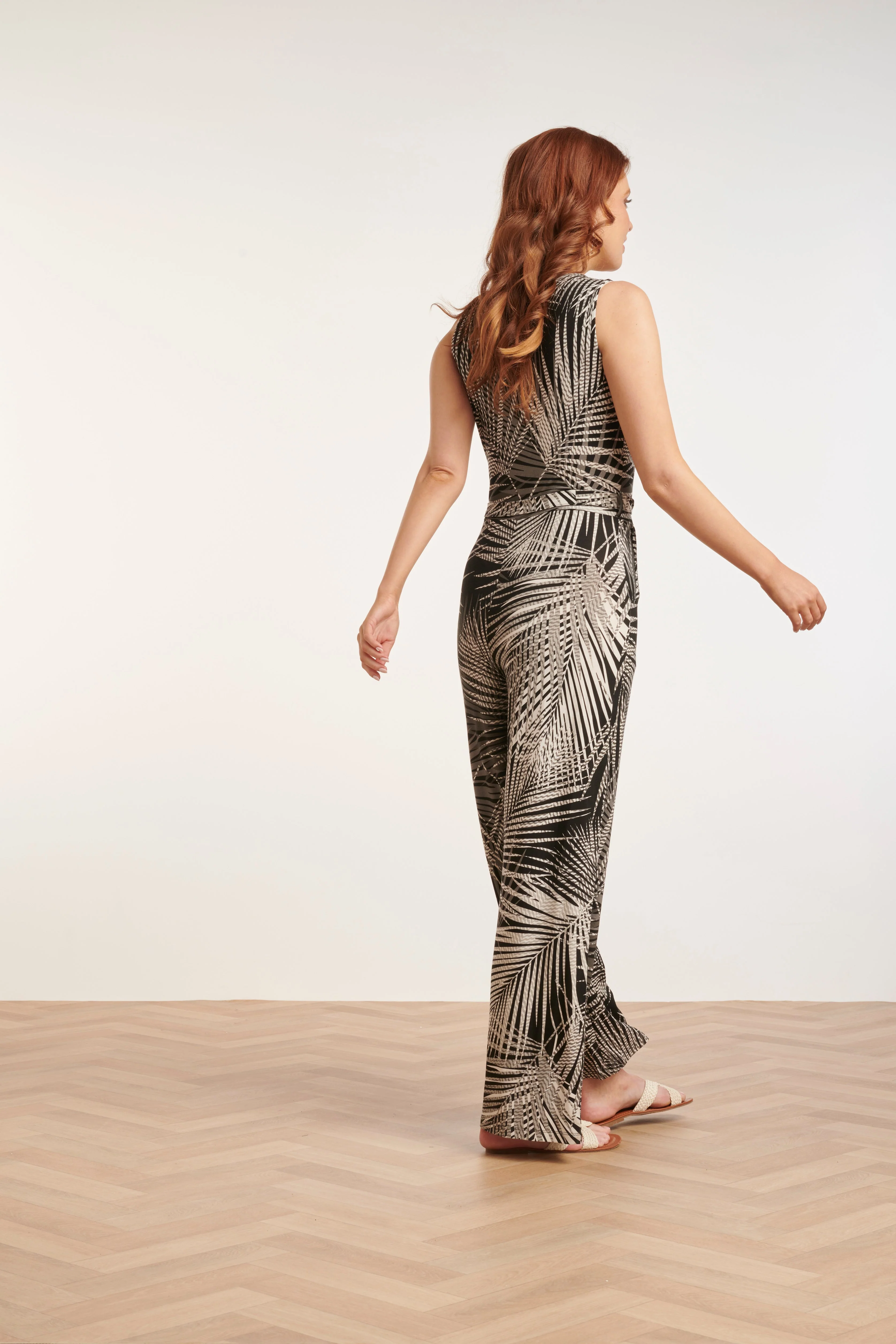 24441 Zacht Stretchy Donkerbladig Jumpsuit | Black White - Image 4