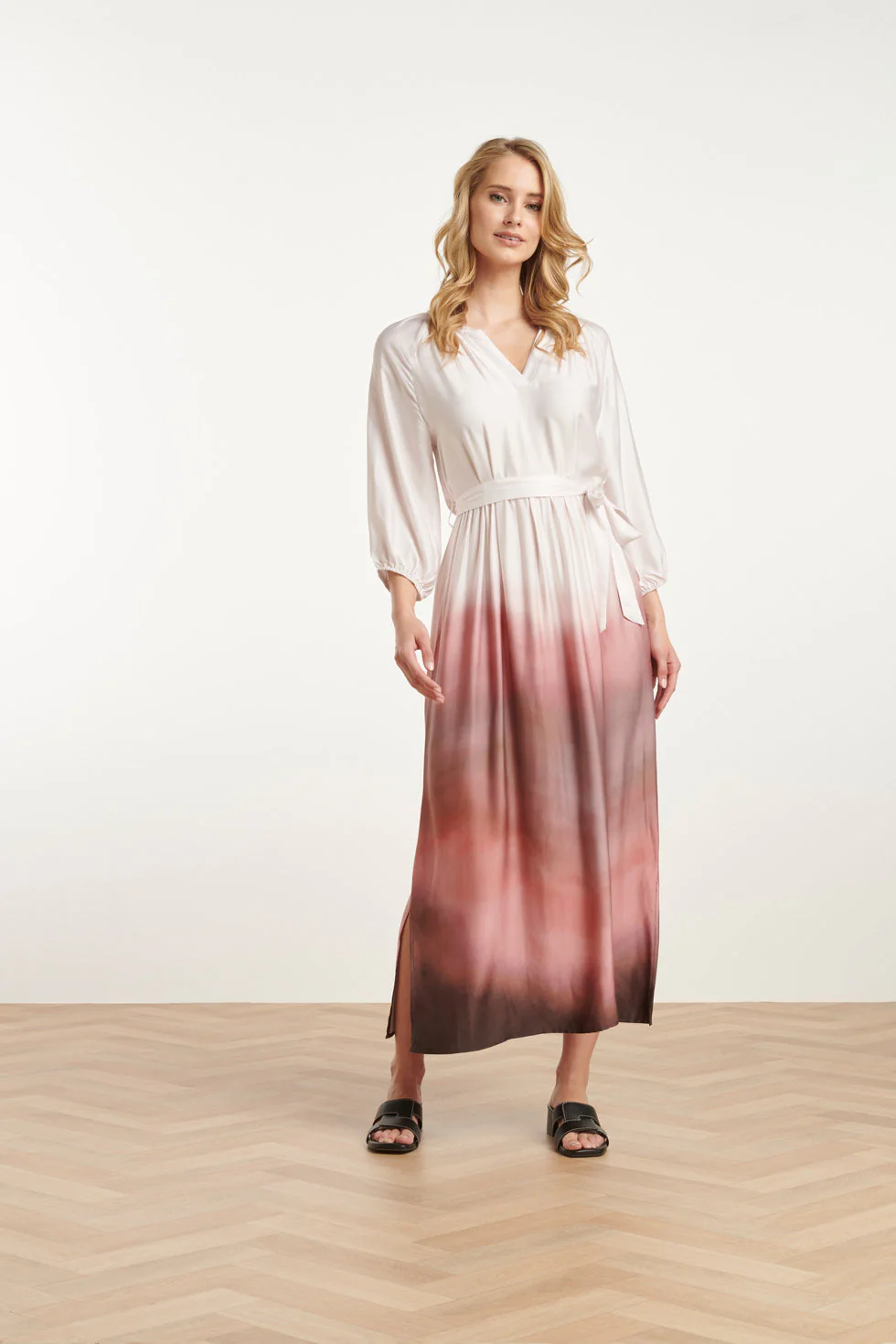 25021 Maxi Jurk Met Vintage Mauve Ombre Print | Off White - Old Pink