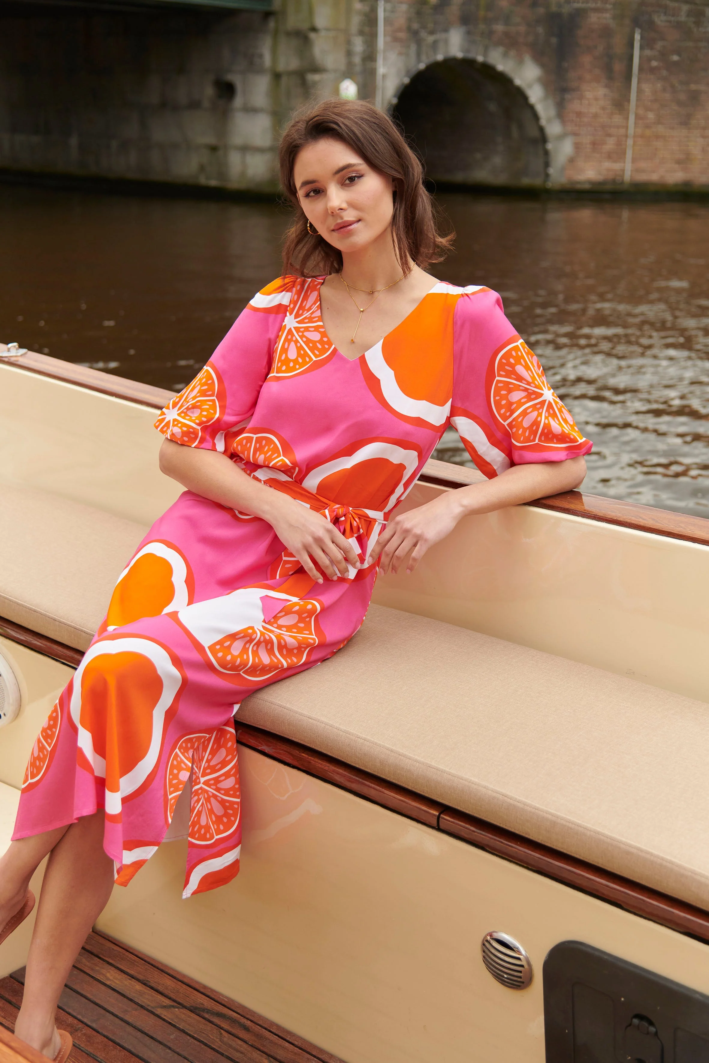 25028 V-Neck Midi Jurk Met Ballonmouwengrafisch Fruitprint | Pink - Muticolour - Image 8