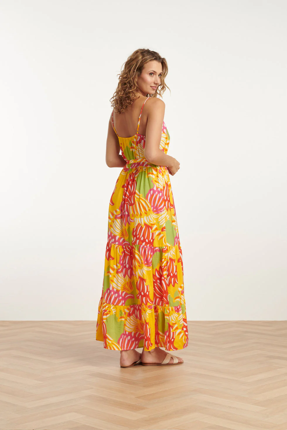 25029 Felgede Maxi Jurk Met Bloemenprint | Muticolour - Image 5