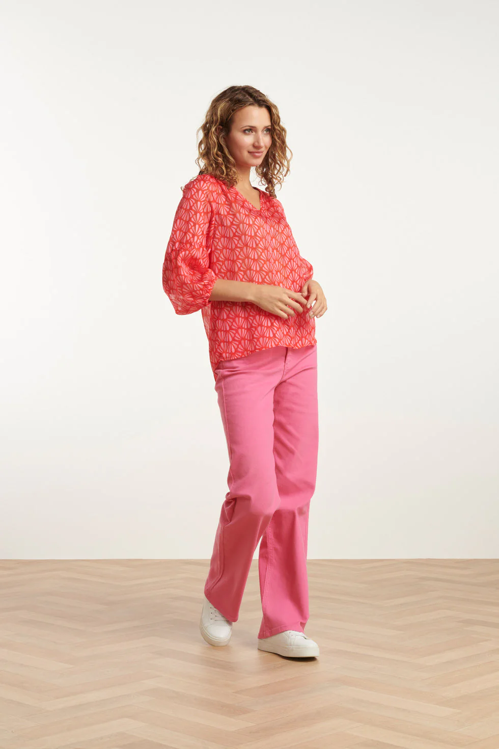 25051 Elegante Chiffon Top Met - Schelpprint | Red - Pink - Image 3