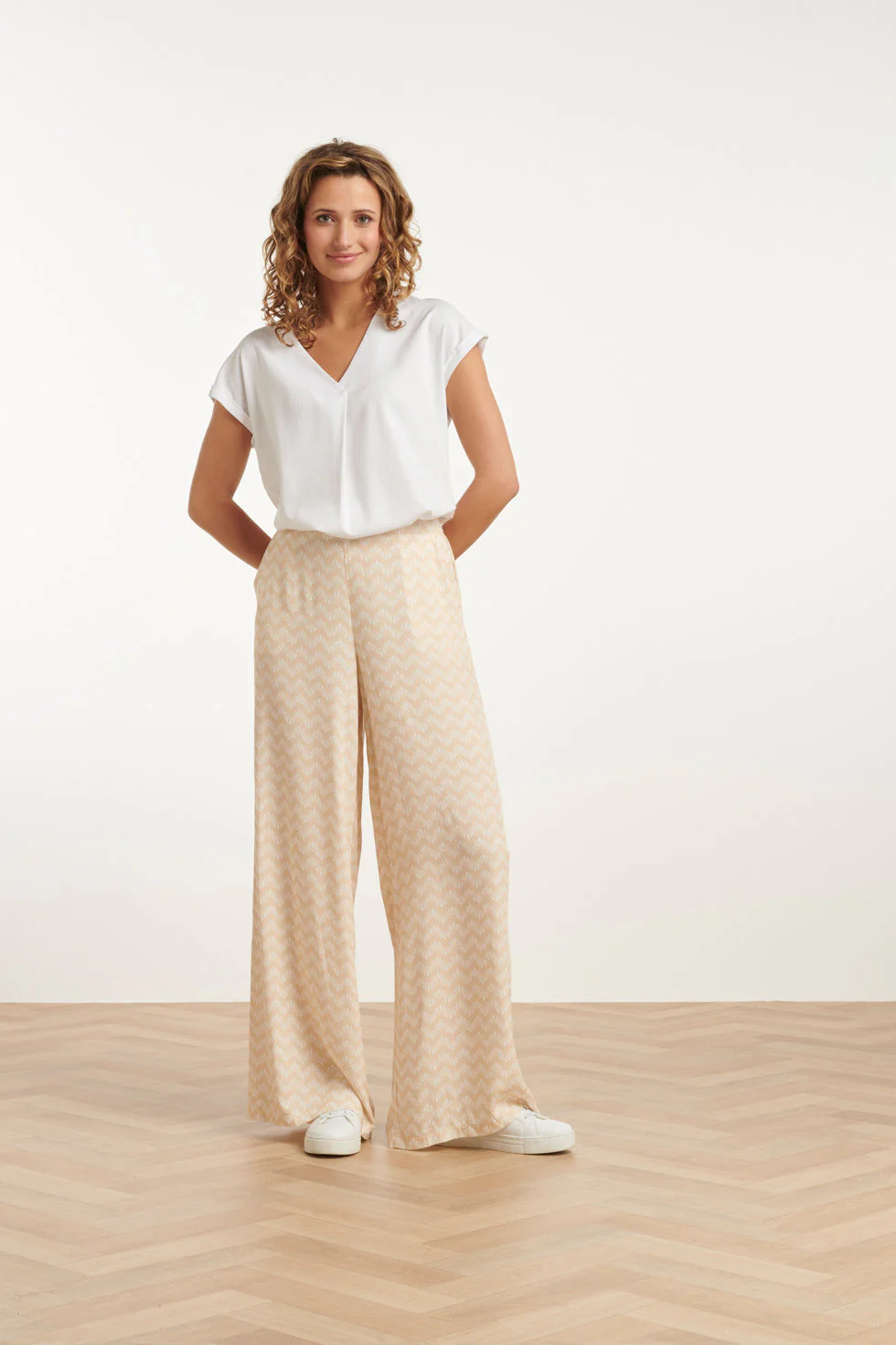 25064 Wijde Broek Met Schelp Zigzagprint | Sand - White
