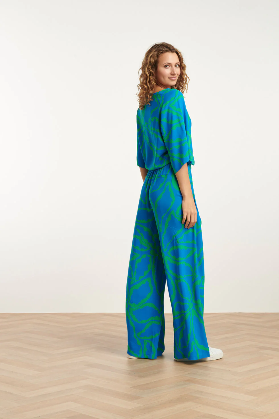 25067  Top Met Grafische Bloemenprint | Cobalt - Green - Image 4