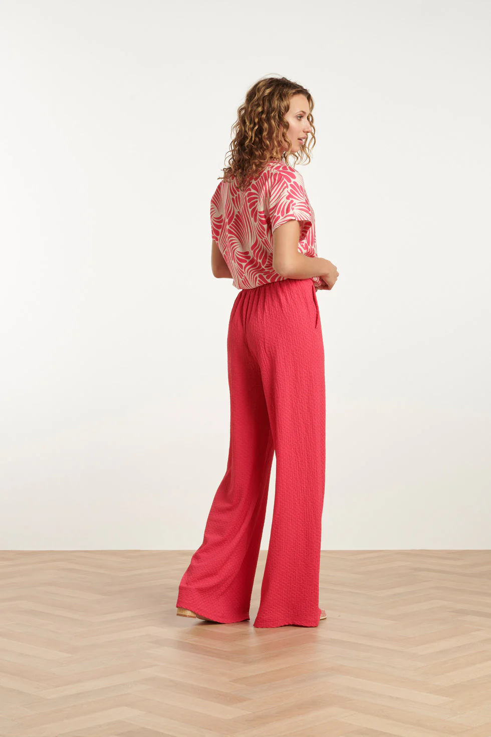 25073 Top Met Grafisch Print | Pink - White - Image 5