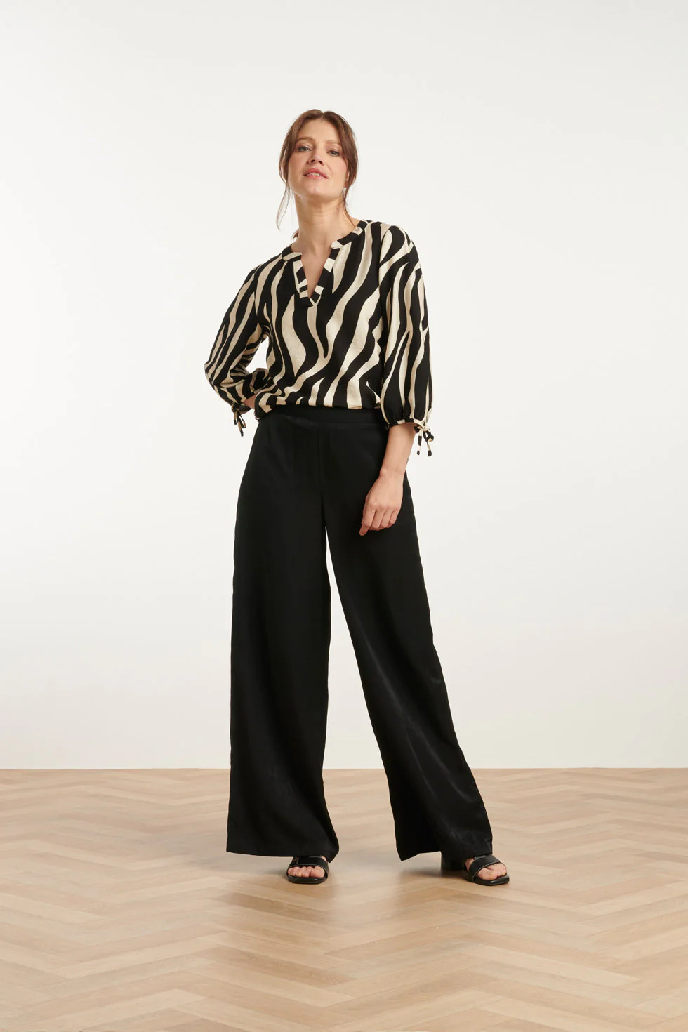 25076 E Zebra Print Top | Off White - Black - Image 3