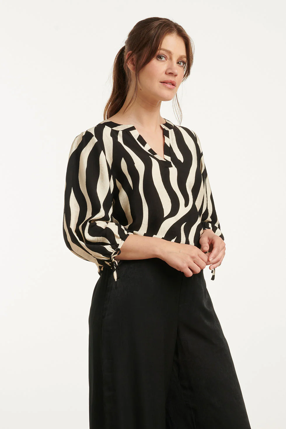 25076 E Zebra Print Top | Off White - Black - Image 4